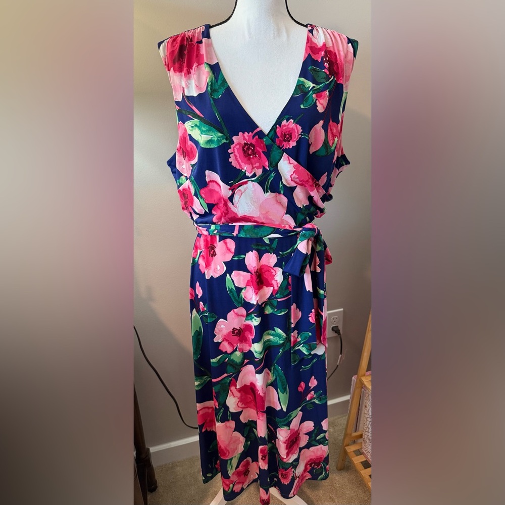 Vince Camuto Vibrant Faux Floral Wrap Dress, EUC